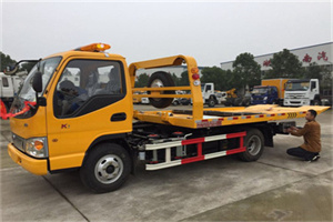 吕梁哪里有拖车服务